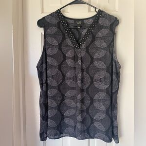 Black and White Patterned Women’s Size 1X Sleeveless Summer Top